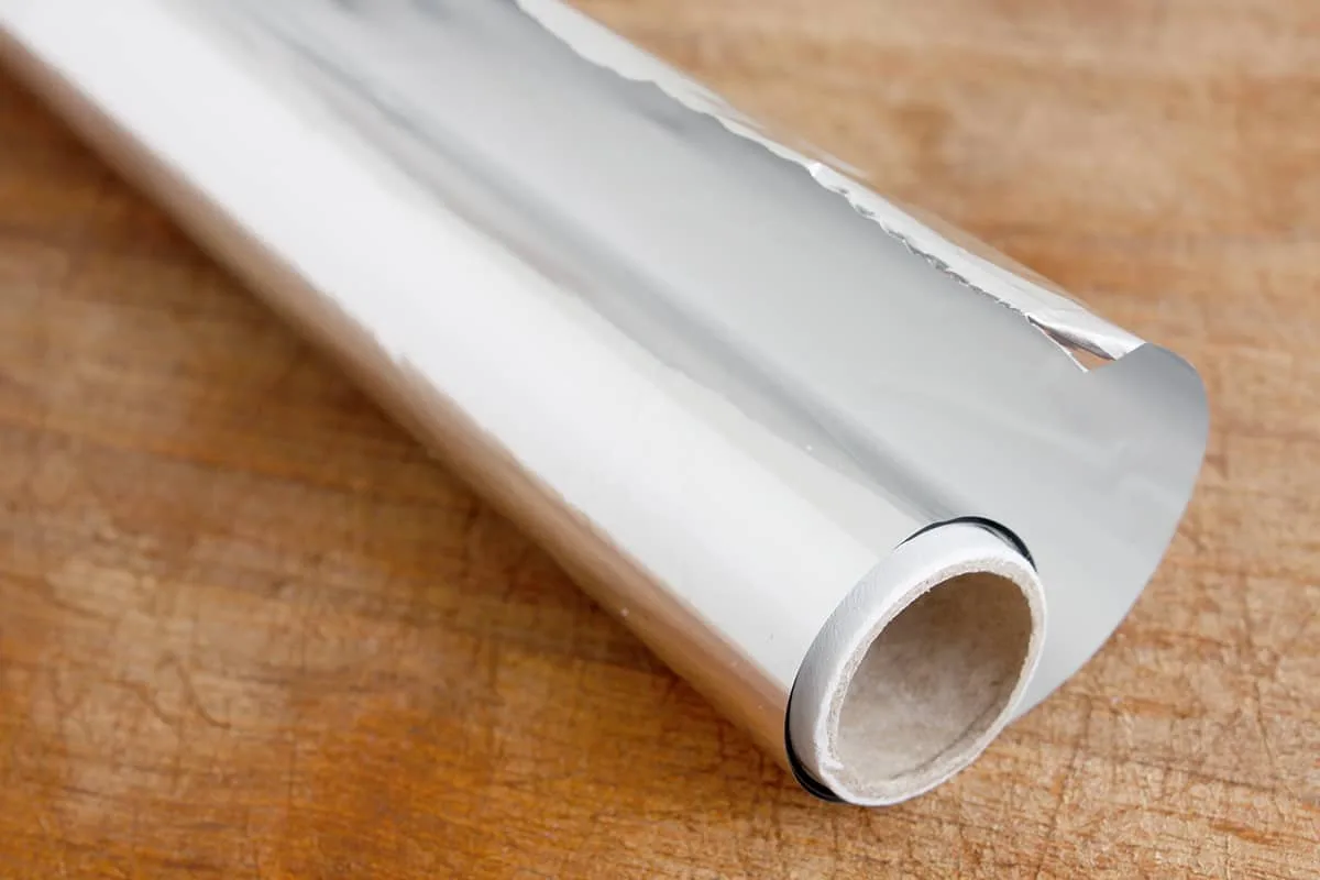 La Ce Servește Acoperirea Mânerului Ușii Cu Folie De Aluminiu: Trucul Pe Care Aproape Nimeni Nu Îl Cunoaște Și Care Devine Tot Mai Popular