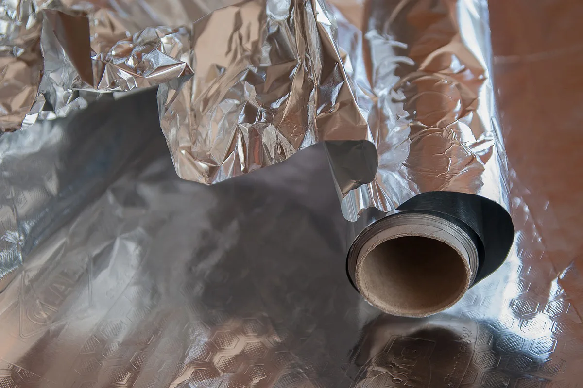 De Ce O Parte A Foliei De Aluminiu Este Mată, Iar Cealaltă Lucioasă: Care Este Cea Corectă